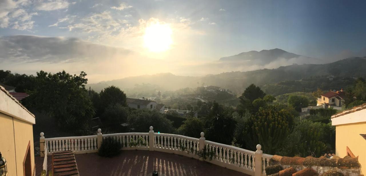 מאלגה Studio Views Apartment, Cortijo Fruitful Hills מראה חיצוני תמונה